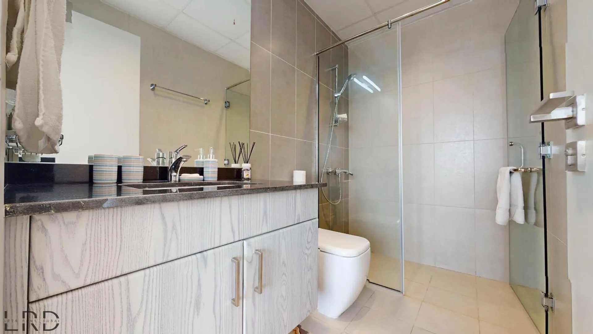 Elegant & Modern 1Br Apartment Dubai 0*,  United Arab Emirates